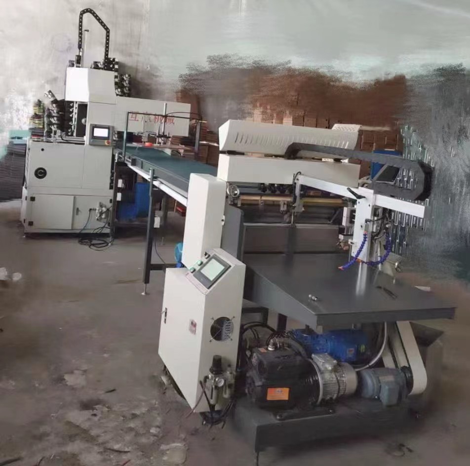 自動抱盒成型機(jī)